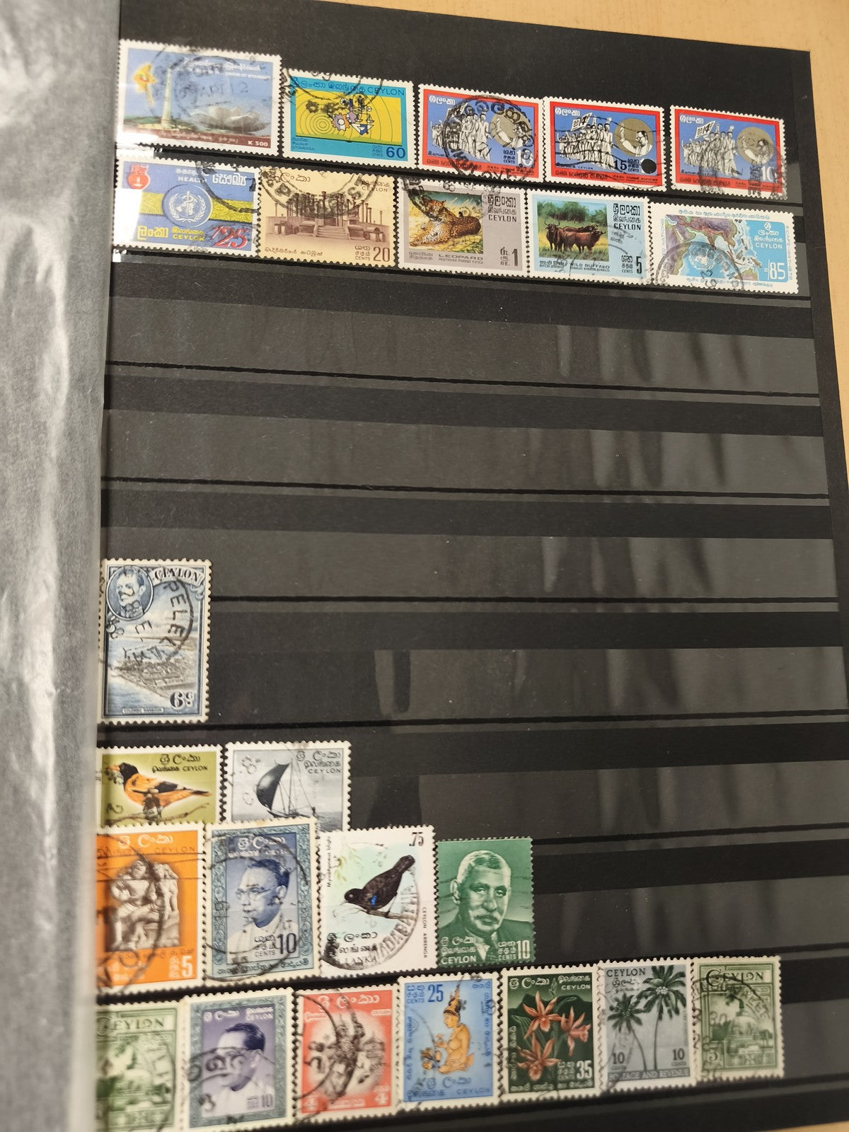 Lot de timbres Ceylan et thématiques, multicolores, formats variés, oblitérés