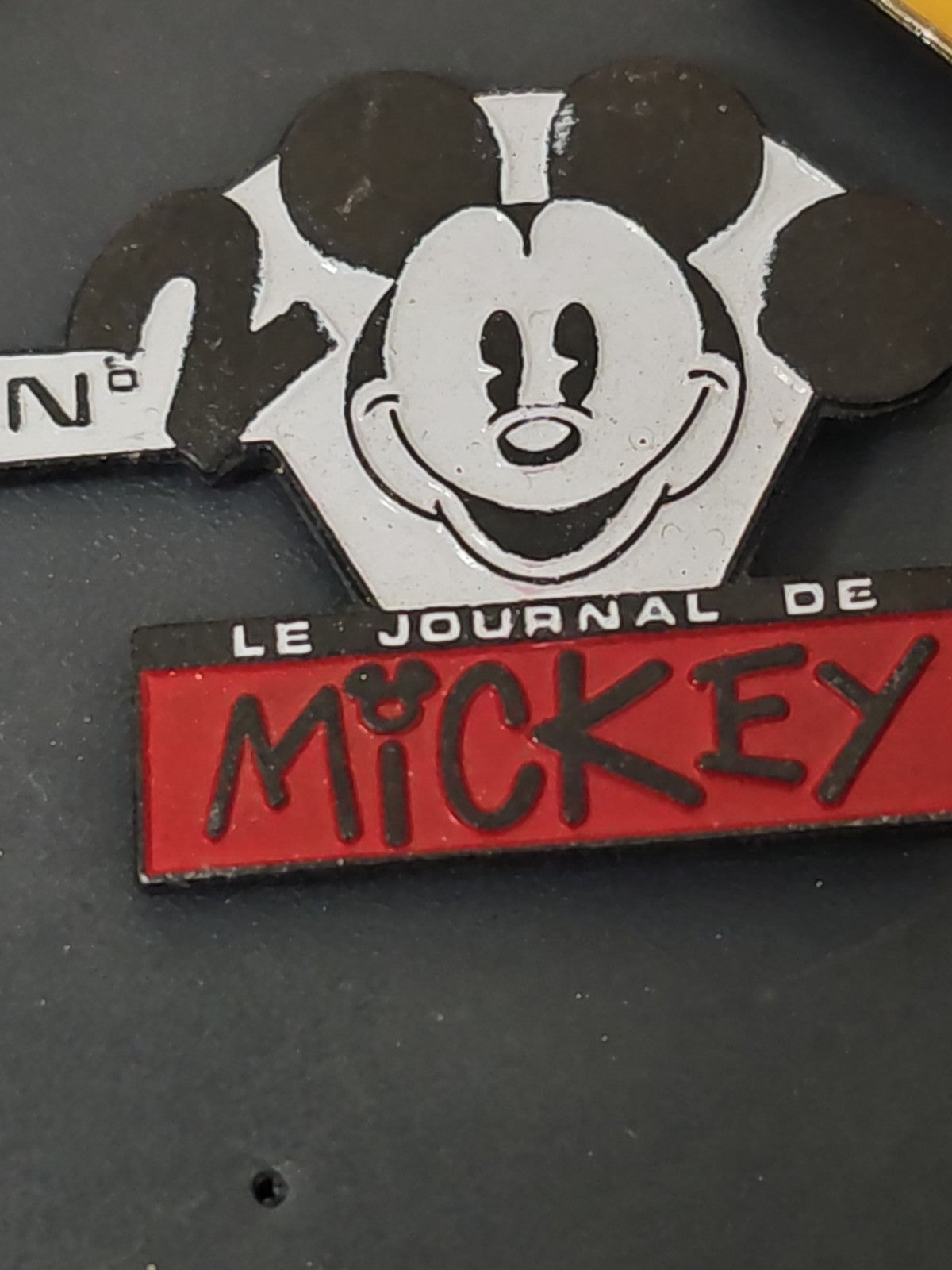 Pin's vintage Le Journal de Mickey ancien badge rétro collection Disney France