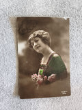 CPA femme 1er Avril début XXe, photo colorisée, roses, JHK 9148