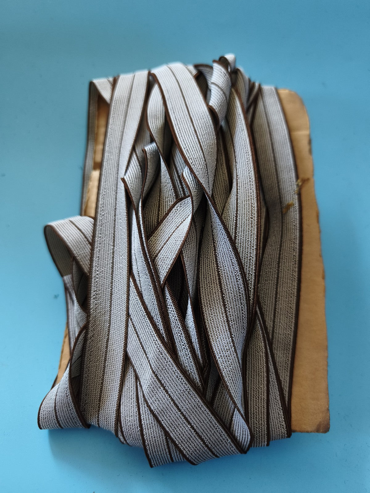 Vintage dentelles galons rubans anciens mercerie 1960 deadstock couture rétro