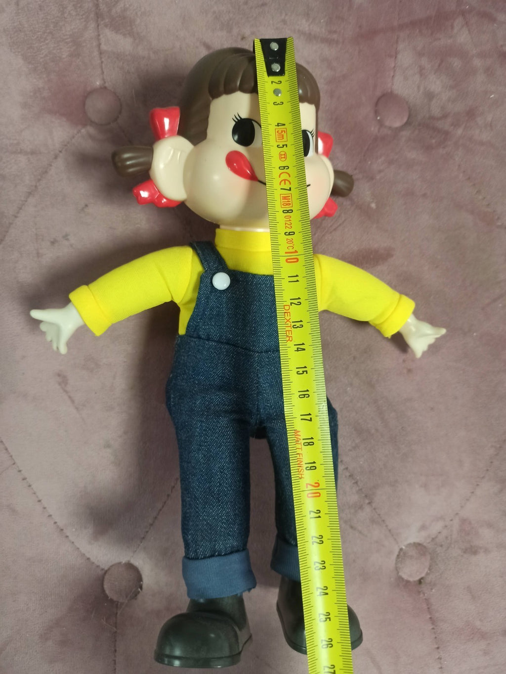 Poupée Peko-Chan vintage soft vinyl vêtement jean Japon figurine rétro