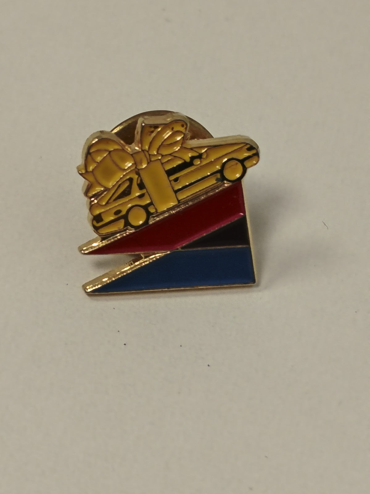 Pin's ancien vintage rétro collection années 80-90 badge broche pour amateur