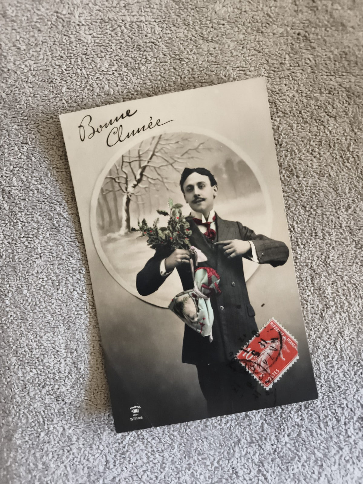 Carte postale ancienne Bonne Année homme costume timbre CPA photo noir et blanc