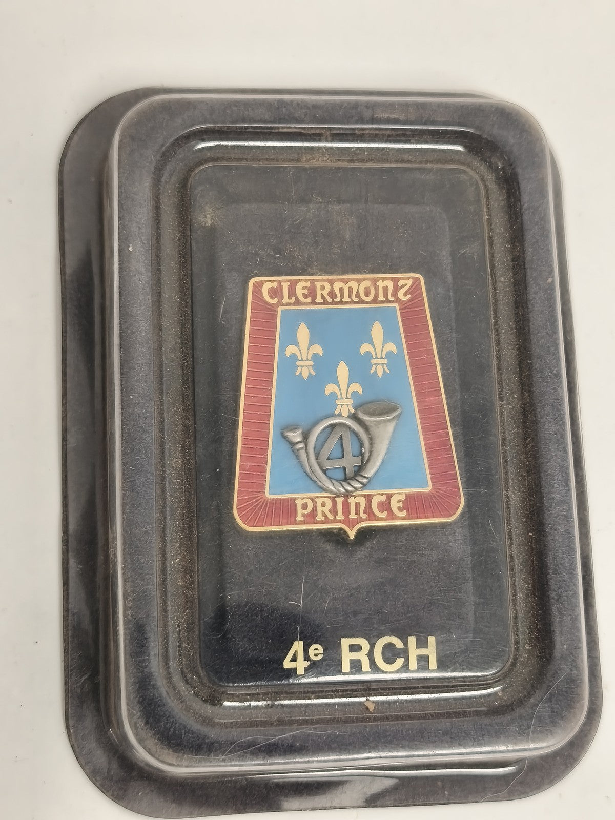 Insigne militaire vintage 4e RCH Clermont Prince émaillé blason armée