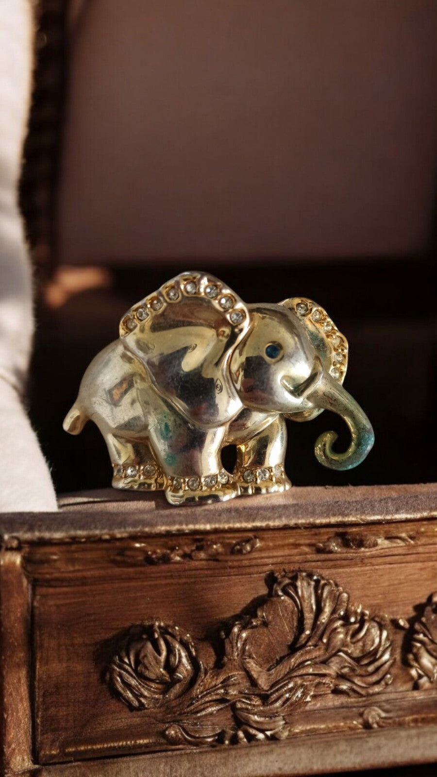 Broche éléphant vintage dorée strass rétro ? Bijou fantaisie animal