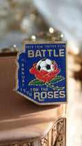 Pin's vintage 1990 football Rose Lane Soccer Club Battle For The Roses