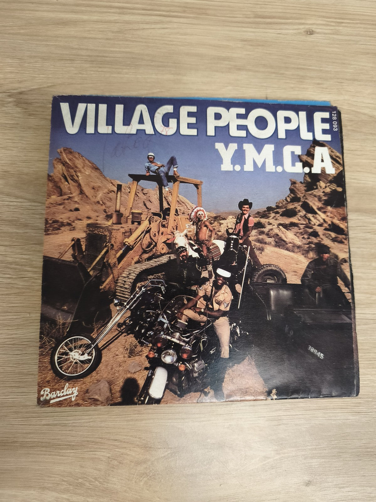Vinyle 45 tours Village People Y.M.C.A pochette Barclay décor désert (Ref 1)