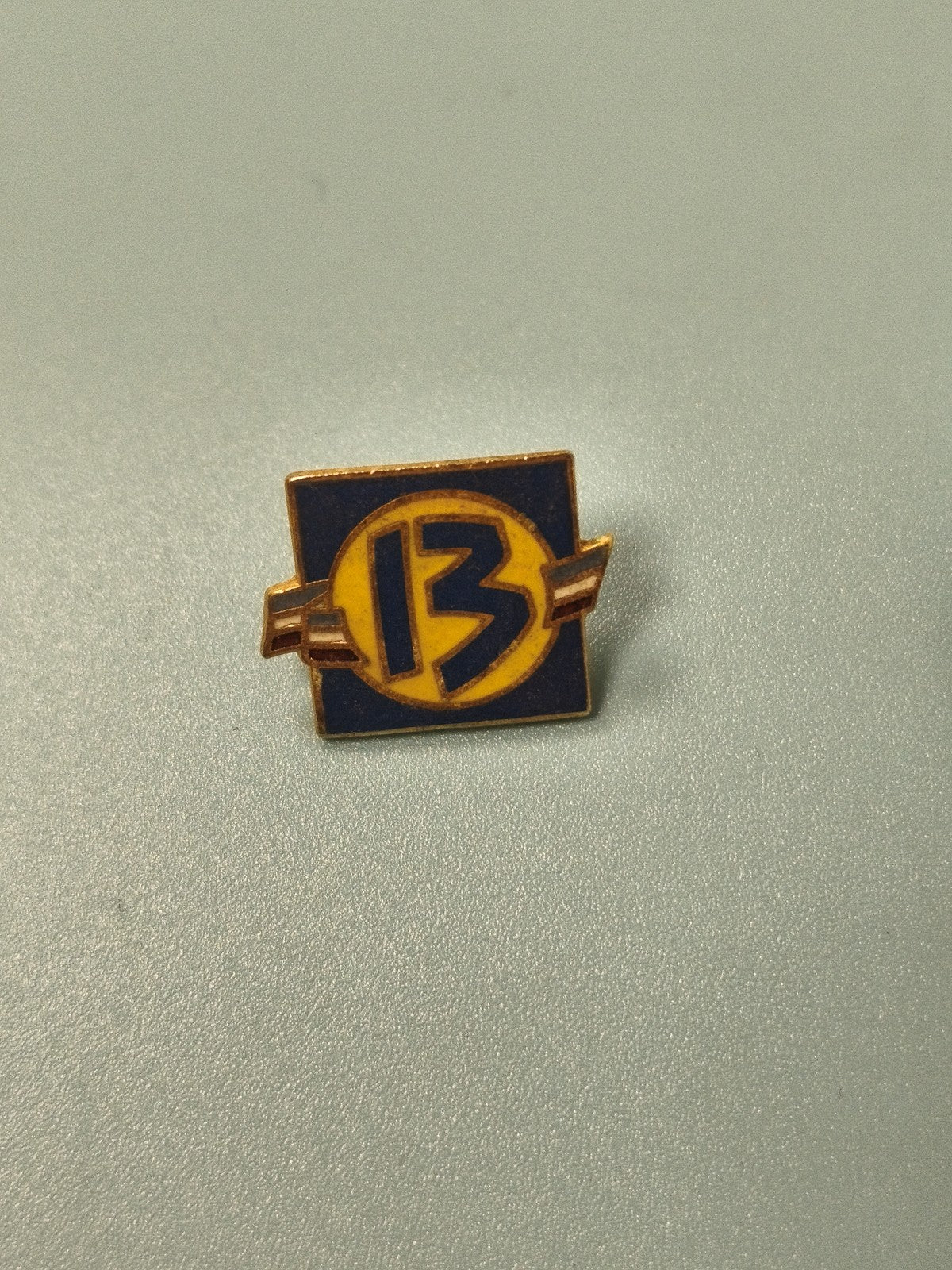 Vintage pin's Conseil Général 13 bleu et jaune badge ancien collection (Ref 1)