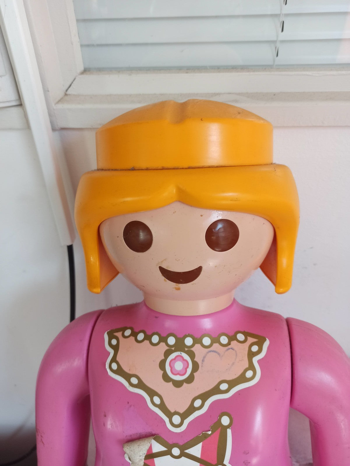 Figurine géante Playmobil femme robe rose décorative Jumbo XXL occasion