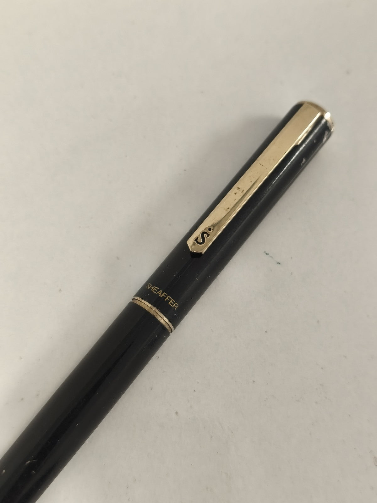 Stylo Sheaffer noir à clip doré, stylo-bille d?occasion, marque Sheaffer
