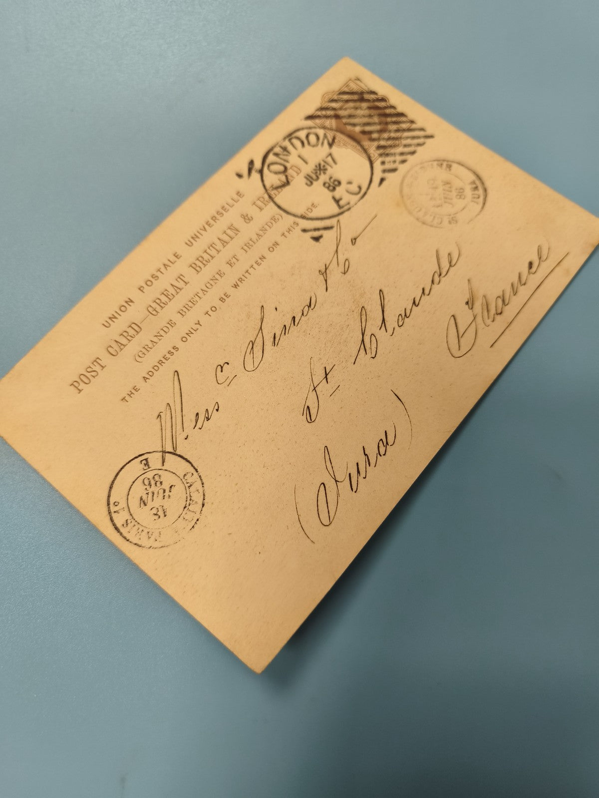 Ancienne carte postale France XIXe philatélie, cachets Londres, écriture manuscr