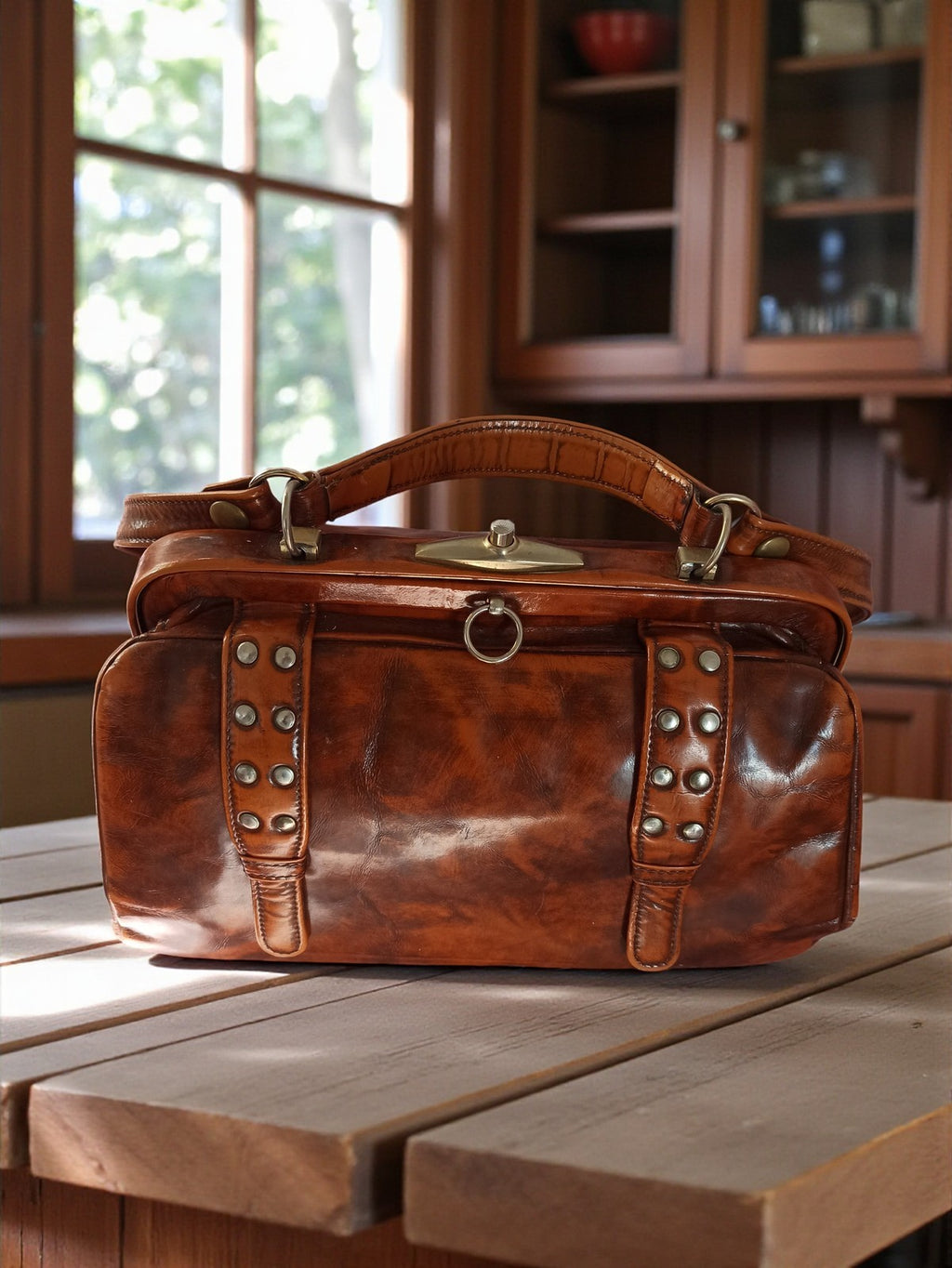 Sac médecin vintage cuir marron, ancien cartable rétro à rivets, fermeture métal