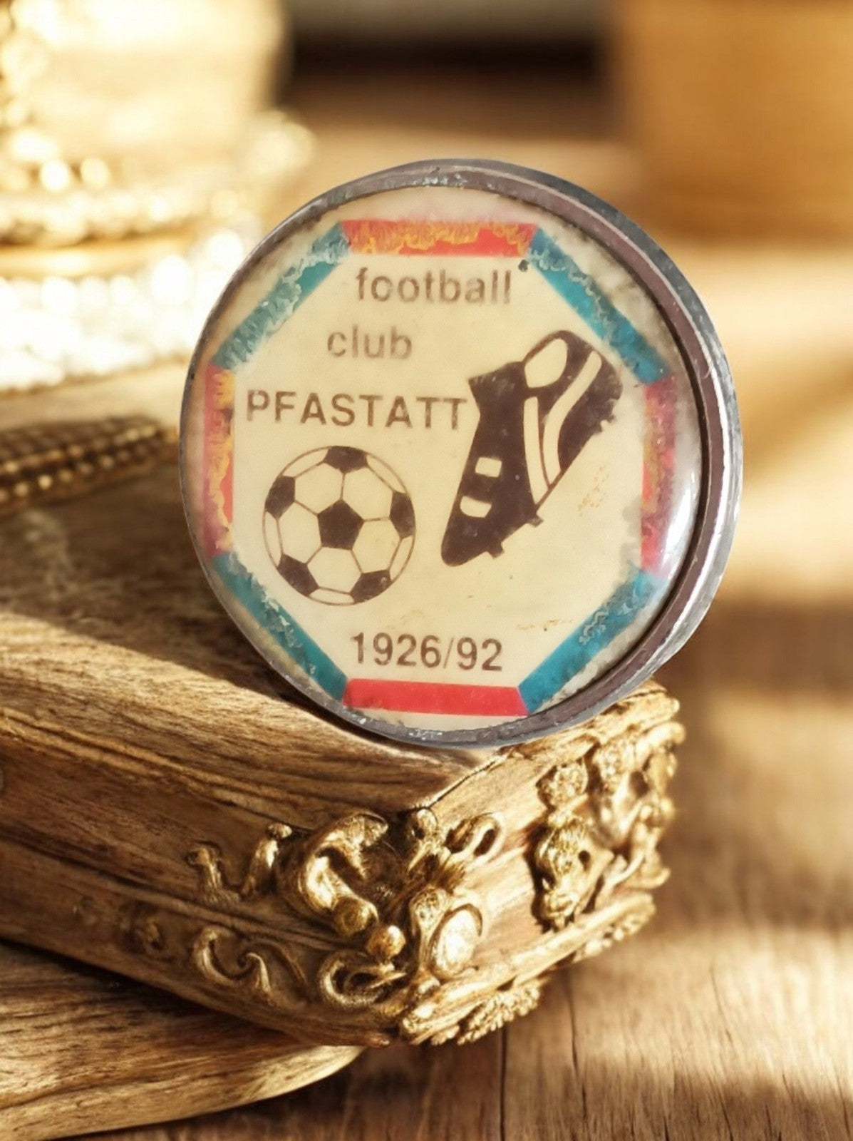 Pin's vintage football club Pfastatt rond 1926/92 style rétro
