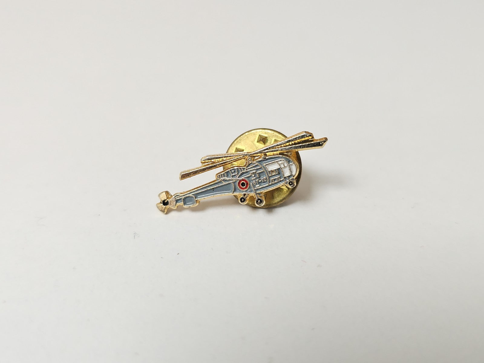 Pin's vintage hélicoptère ancien badge collection rétro aviation militaire rare