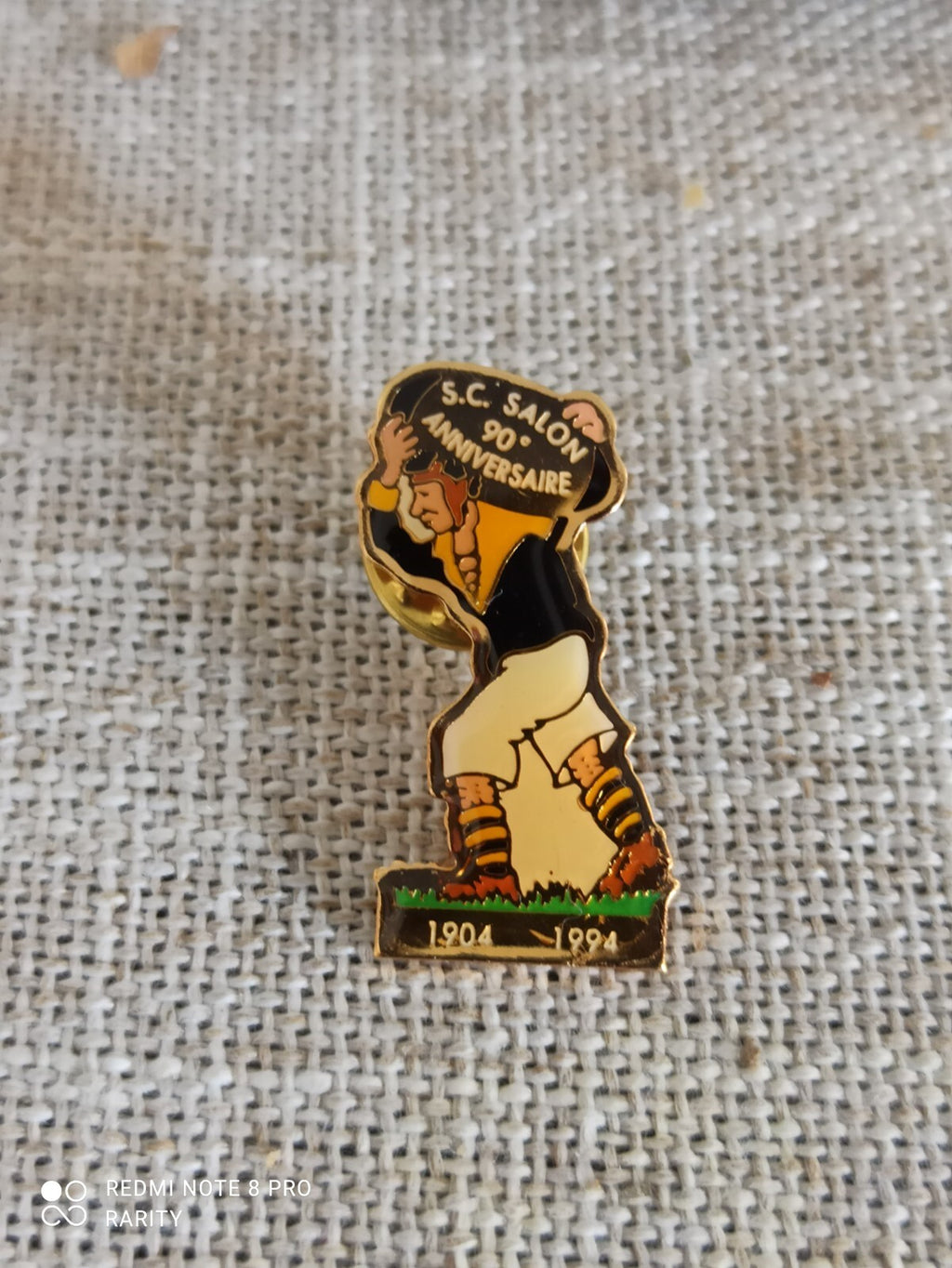 Pin's vintage S.C. Salon 90e Anniversaire 1904-1994 rétro rugby