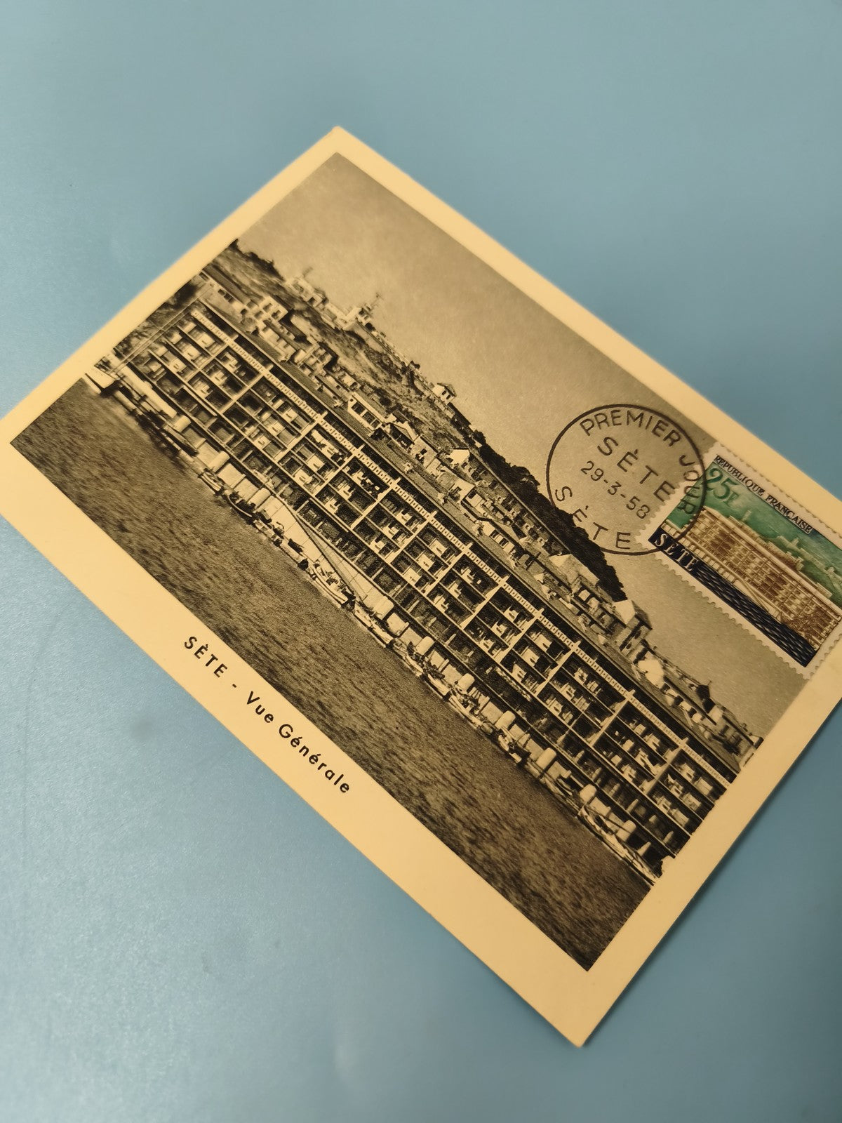 Carte postale Sète Vue Générale timbre oblitéré philatélie paysage urbain