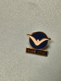 Pin's vintage Club OR50 oiseau blanc émaillé bleu collection badge ancien