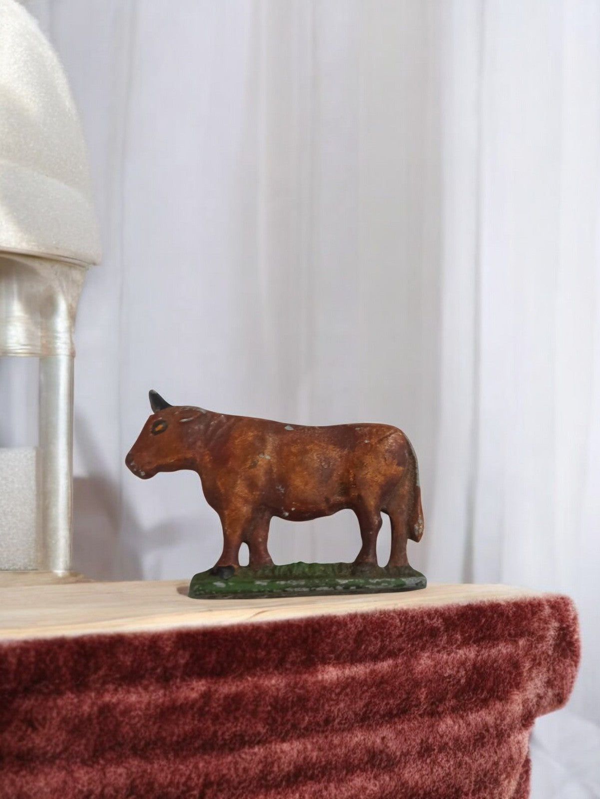 Vintage Kiralu Kuh-Statuette, antike Figur, braune Retro-Dekoration