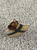 Pin's vintage drapeau Finlande chat émaillé badge ancien (Ref 10)