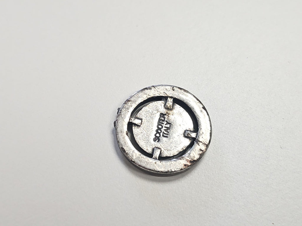 Vintage pendentif ou élément de bracelet Scooter Paris ancien collection rétro