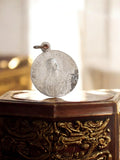 Pendentif religieux catholique ancien, médaille Vierge en métal argenté vintage