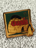 Pin's vintage Oasis igloo pingouin émaillé ancien badge pub années 90 (Ref 3)