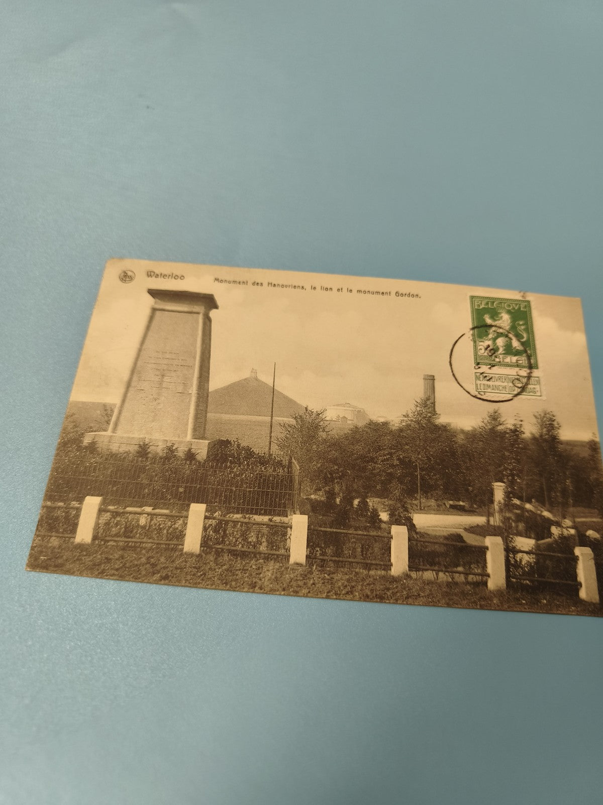 Carte postale ancienne Waterloo monument Hanovriens Lion timbre collection