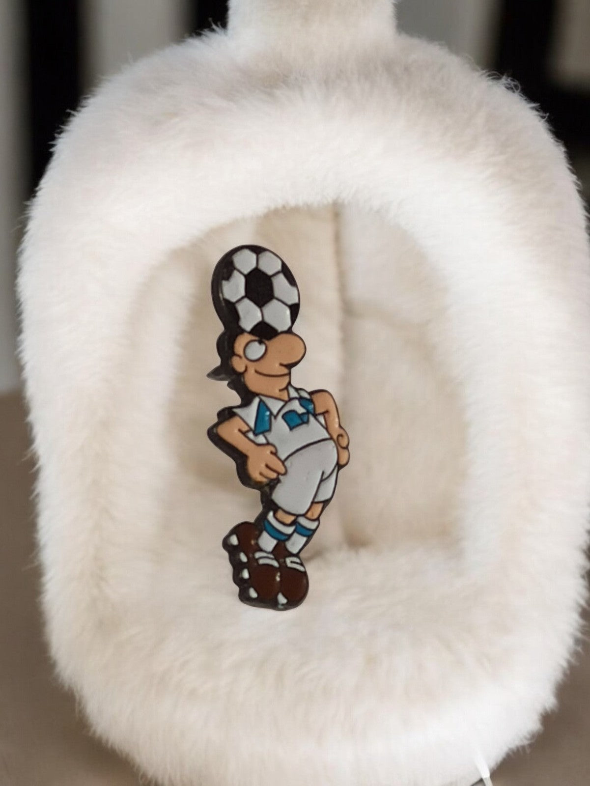 Pin's vintage Olympique de Marseille OM joueur BD football ancien badge