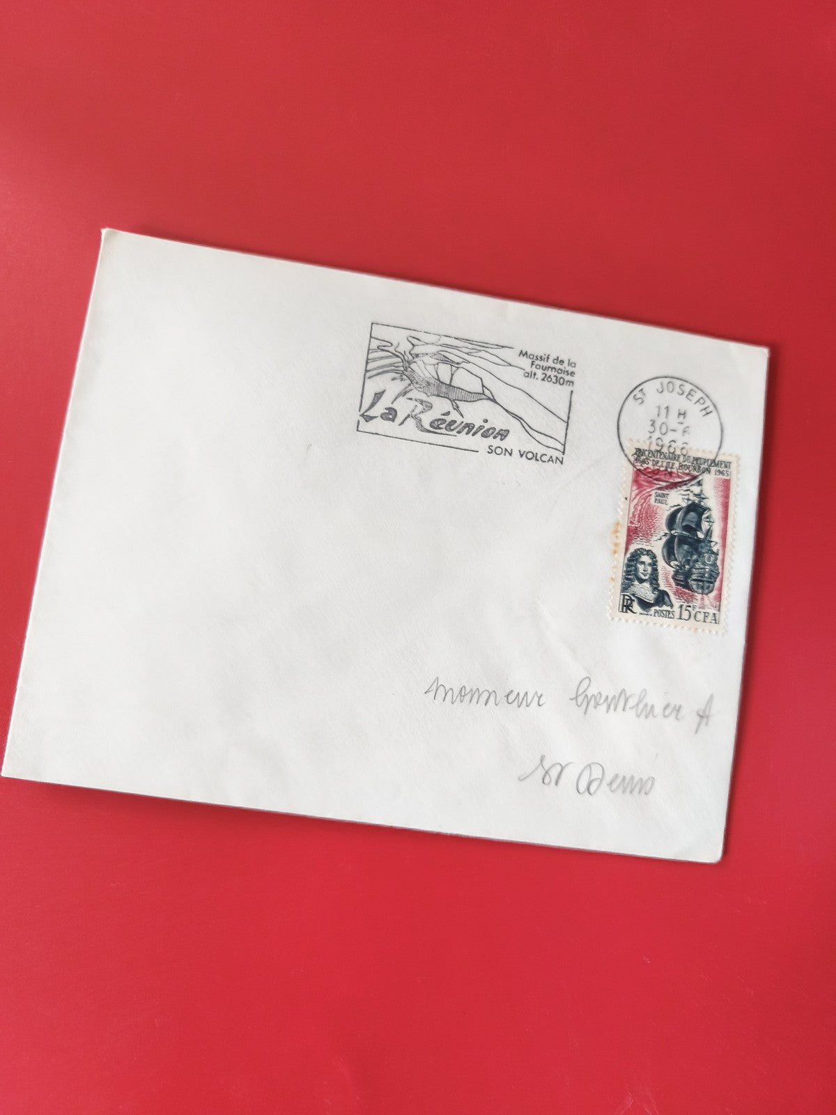 Enveloppe philatélie La Réunion timbre 15c, cachet St Joseph, illustration volca