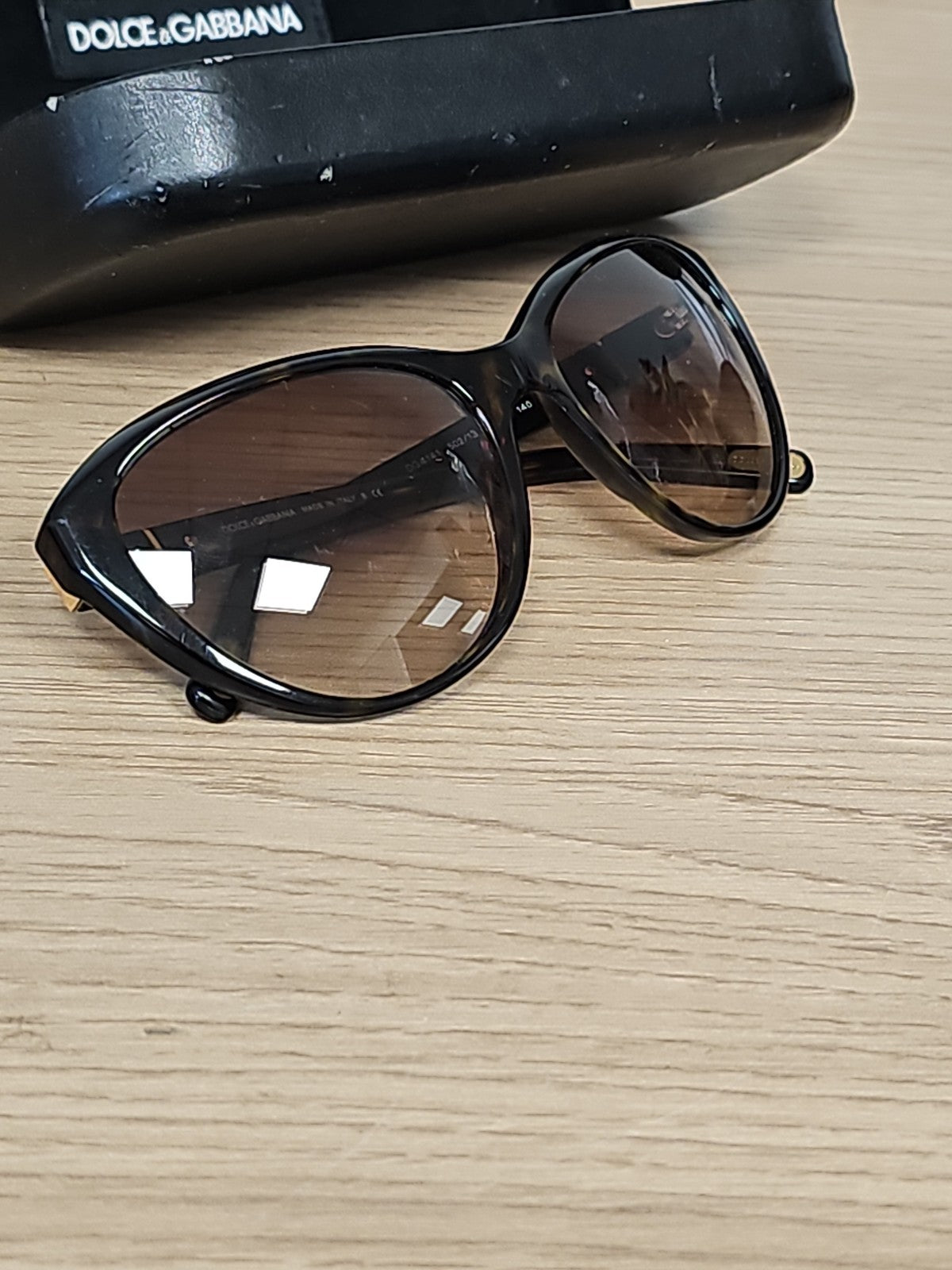 Lunettes de soleil rétro Dolce & Gabbana DG4141 502/13 avec étui noir collector