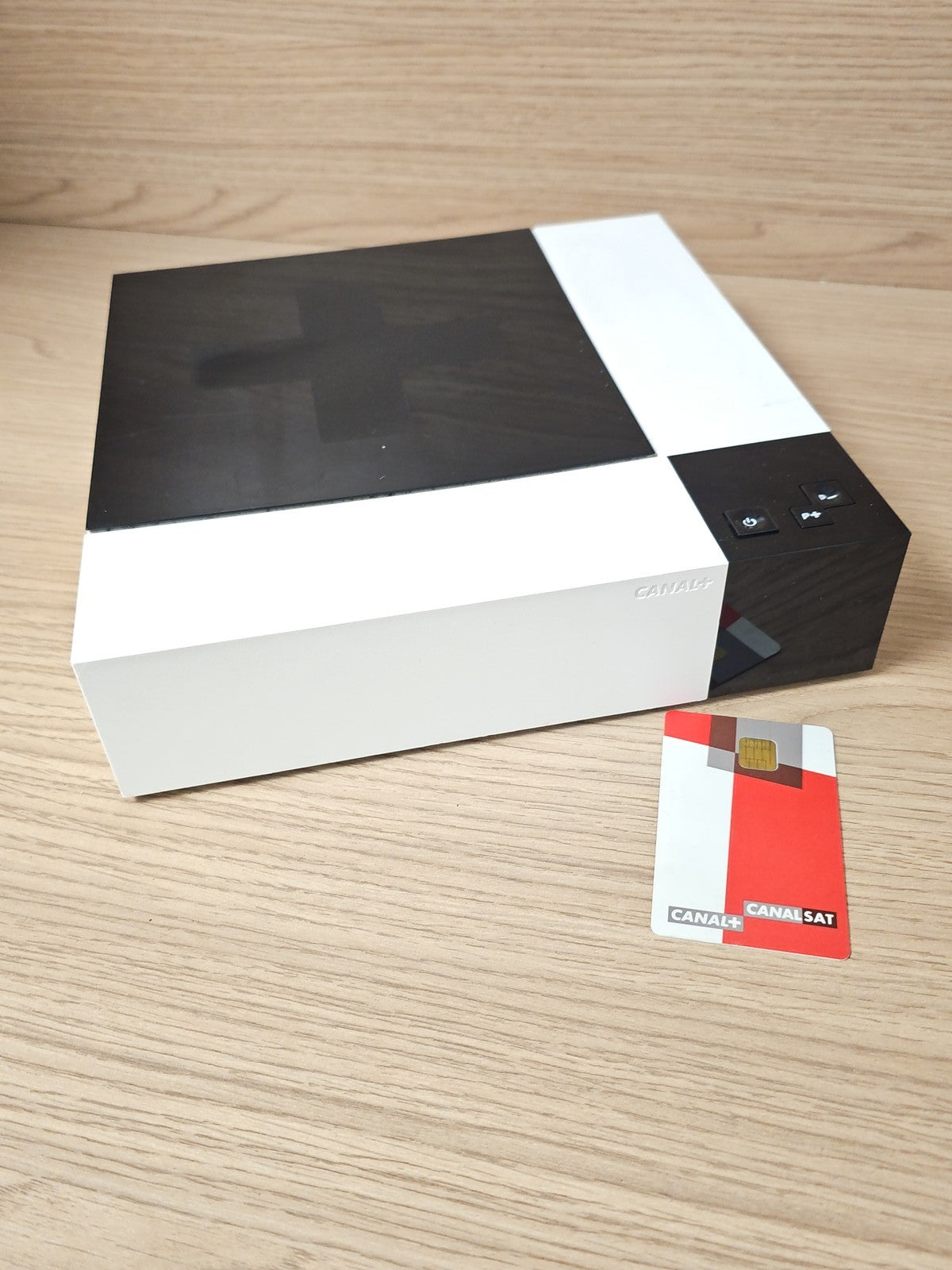 Décodeur Canal Plus G5T PAC1 câble satellite TNT non testé vendu en l'état