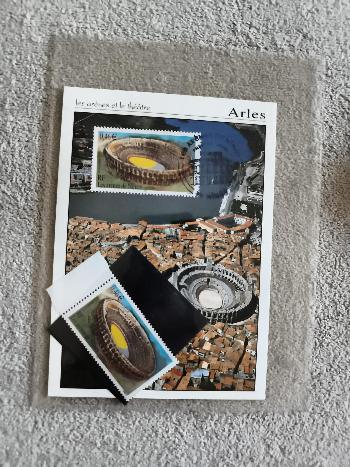 Timbre Les Arènes de Nîmes 0,46€ oblitéré + carte Arles arènes théâtre philatéli