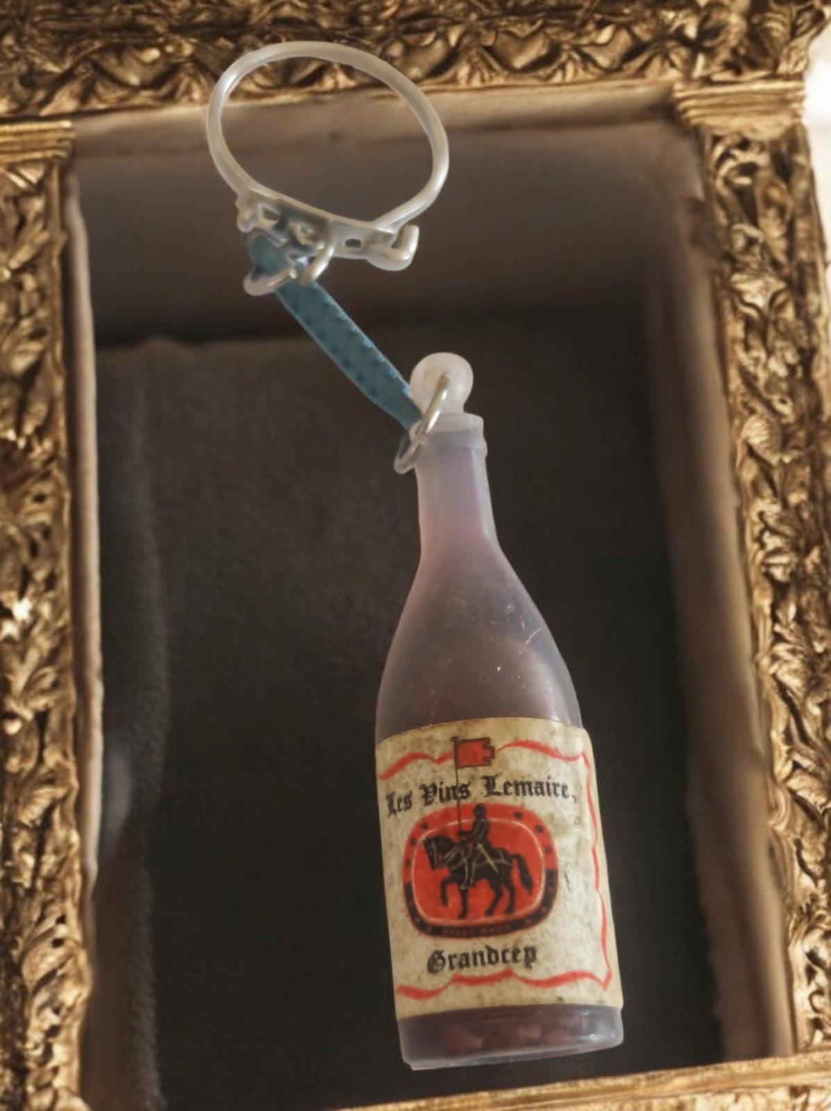 Porte-clés bouteille Les Vins Lemaire Grandcep vintage France publicité alcool