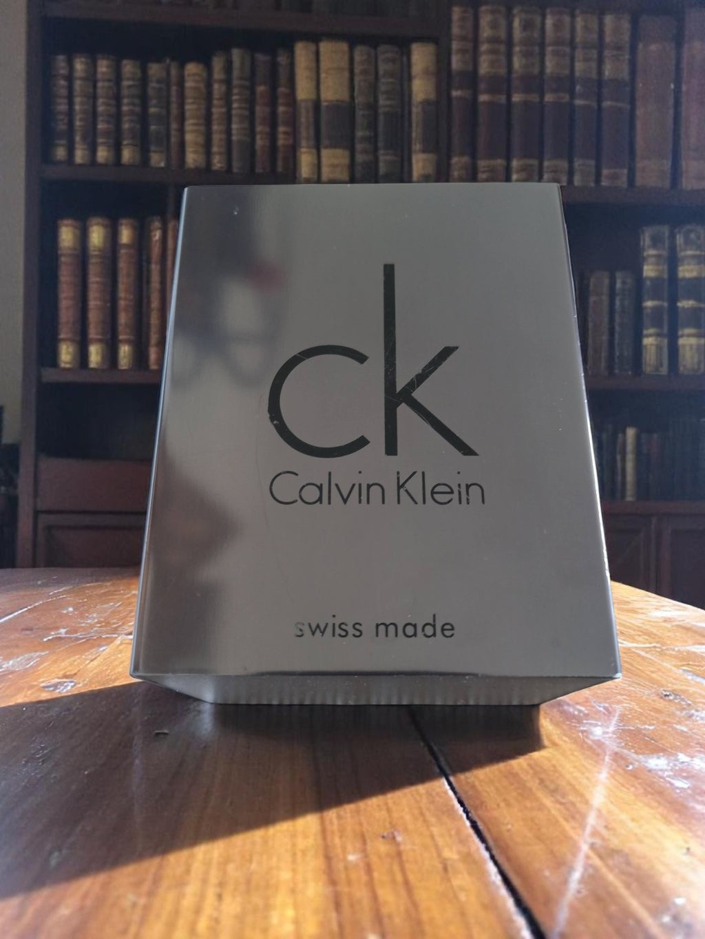Montre femme Calvin Klein vintage swiss made boîtier présentoir CK