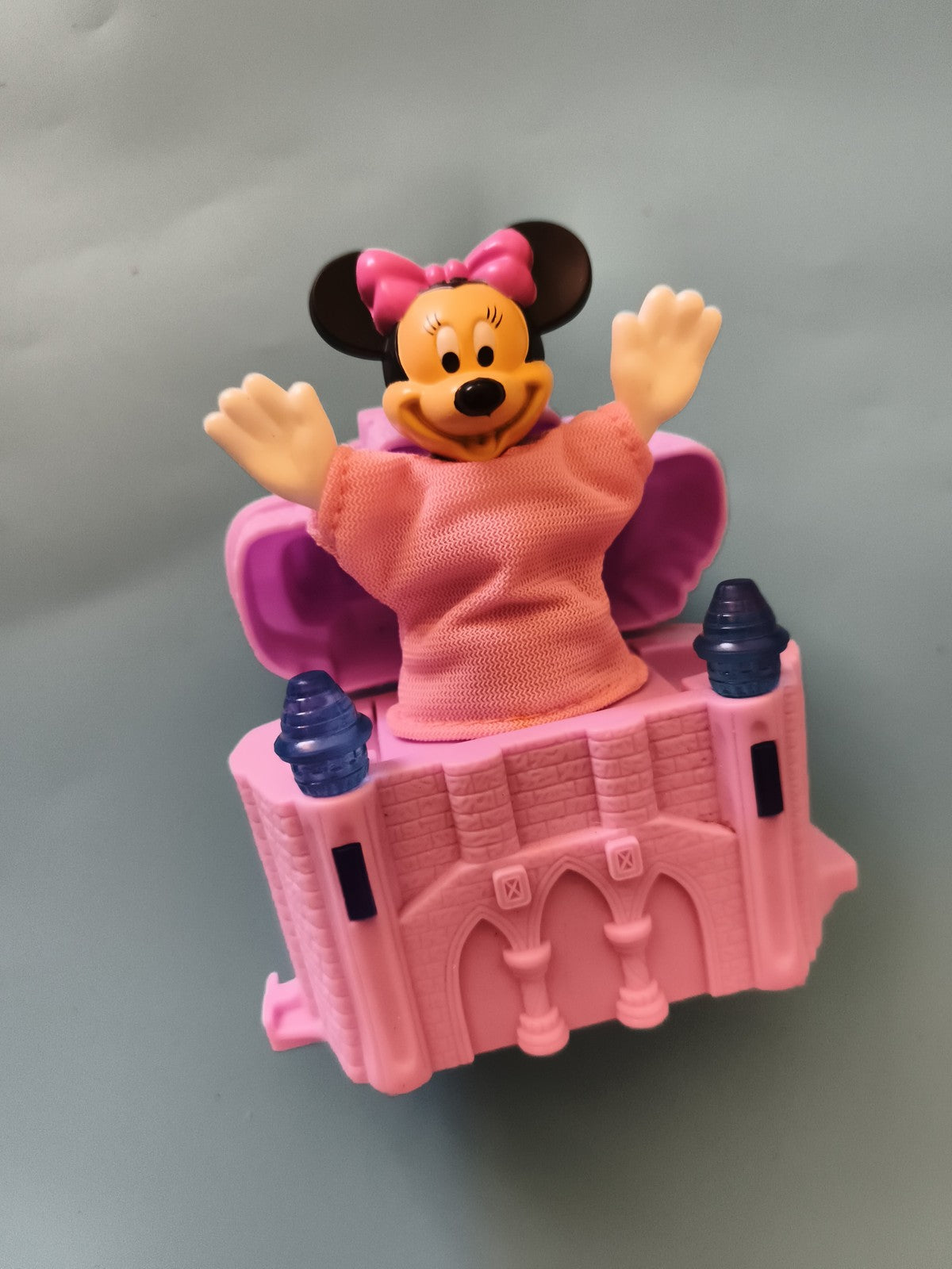 Figurine Minnie Disney château rose jouet enfant décor princesse