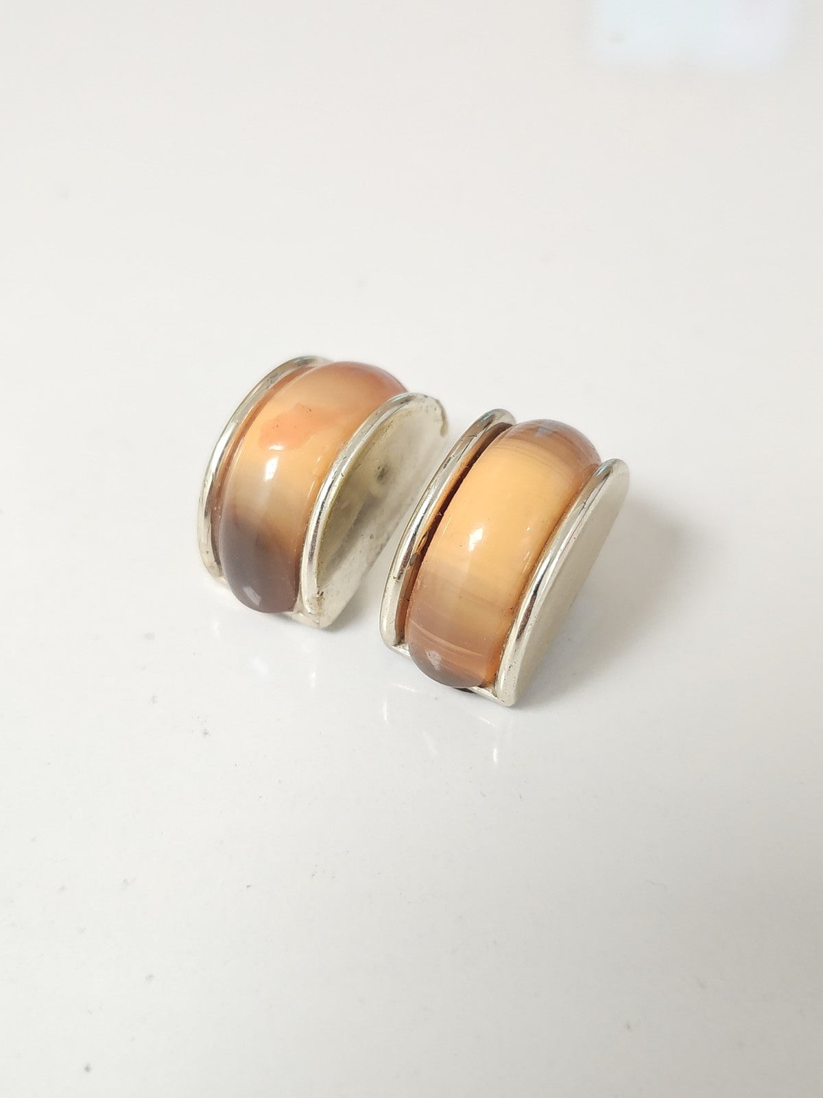Paire de boucles d'oreilles anciennes signées rétro vintage pour collectionneurs