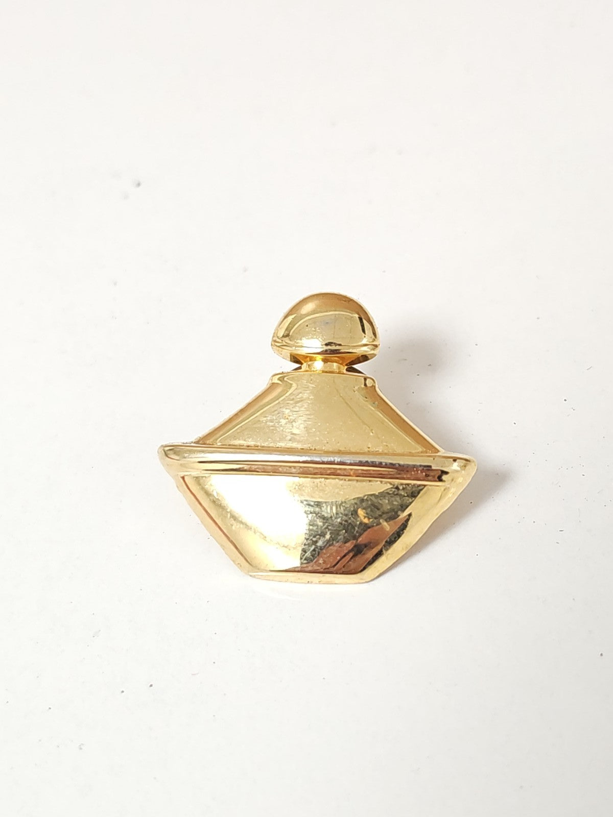 Pin's vintage ancien Guerlain parfum collection rare rétro accessoire publicitai
