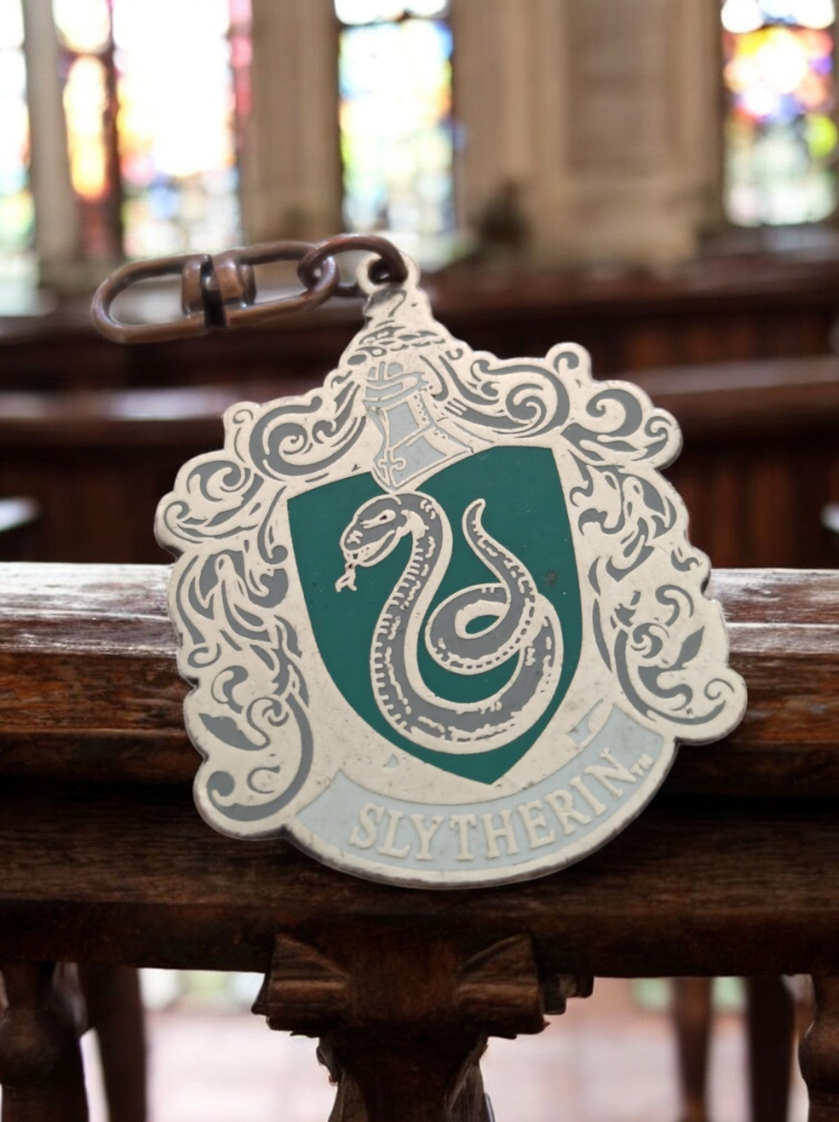 Porte-clés blason Slytherin Harry Potter serpent vert inspiré Serpentard