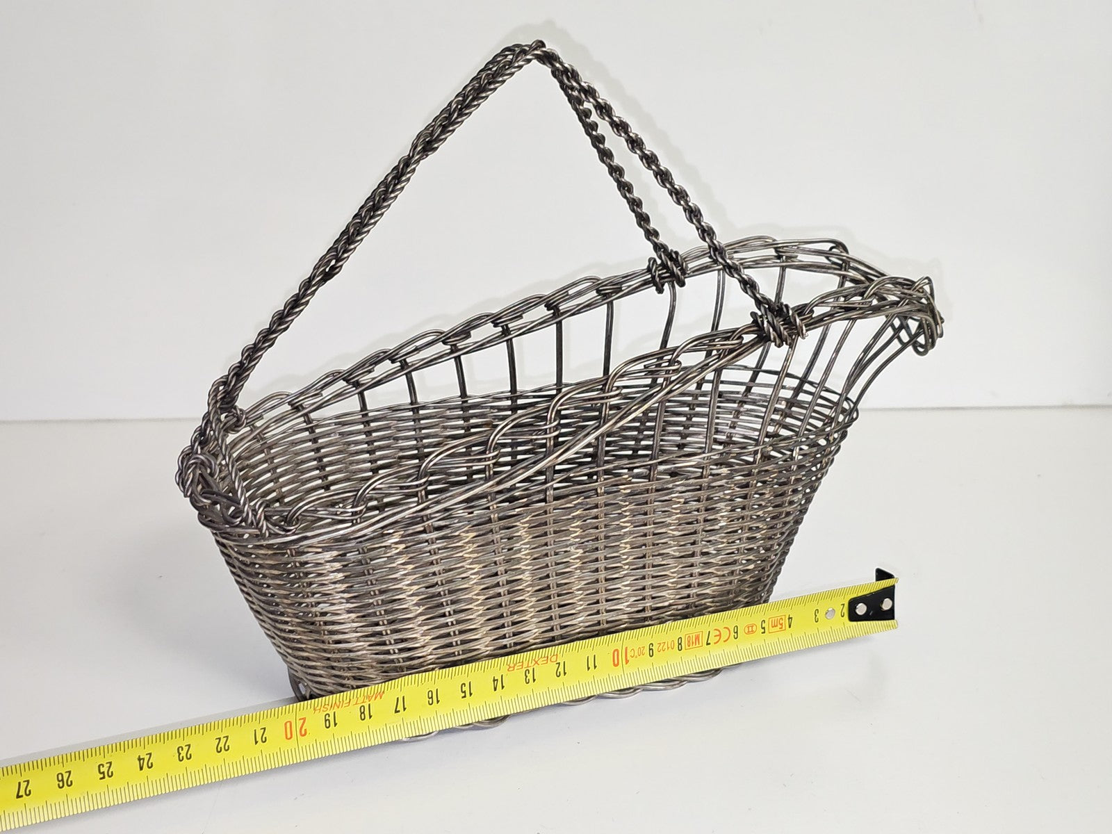 Petit panier vintage en métal argenté artisanal, ancien, marque Ancienne déco ré