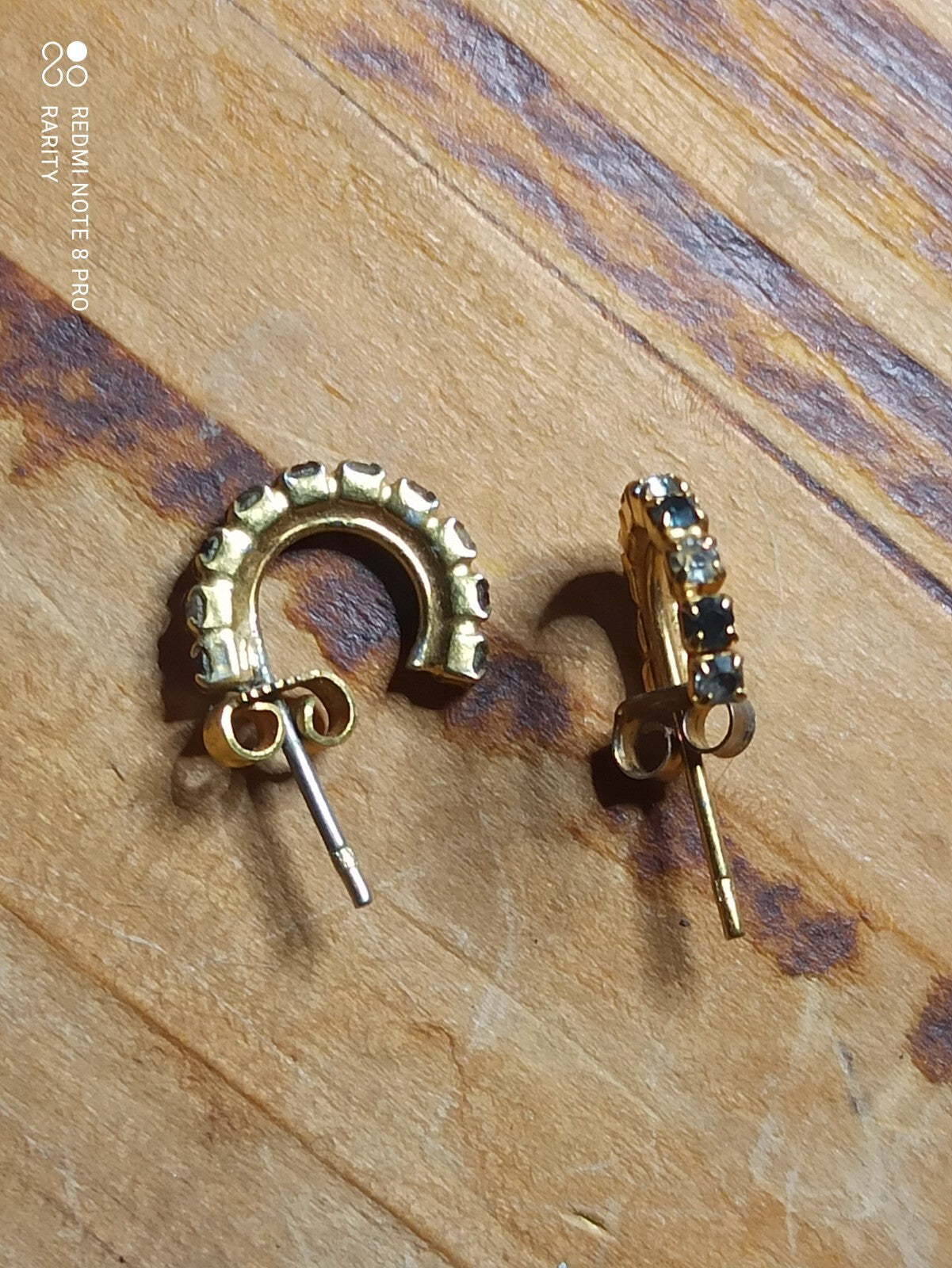 Boucles d?oreilles vintage plaquées or, demi-créoles pierres bleues, élégant rét