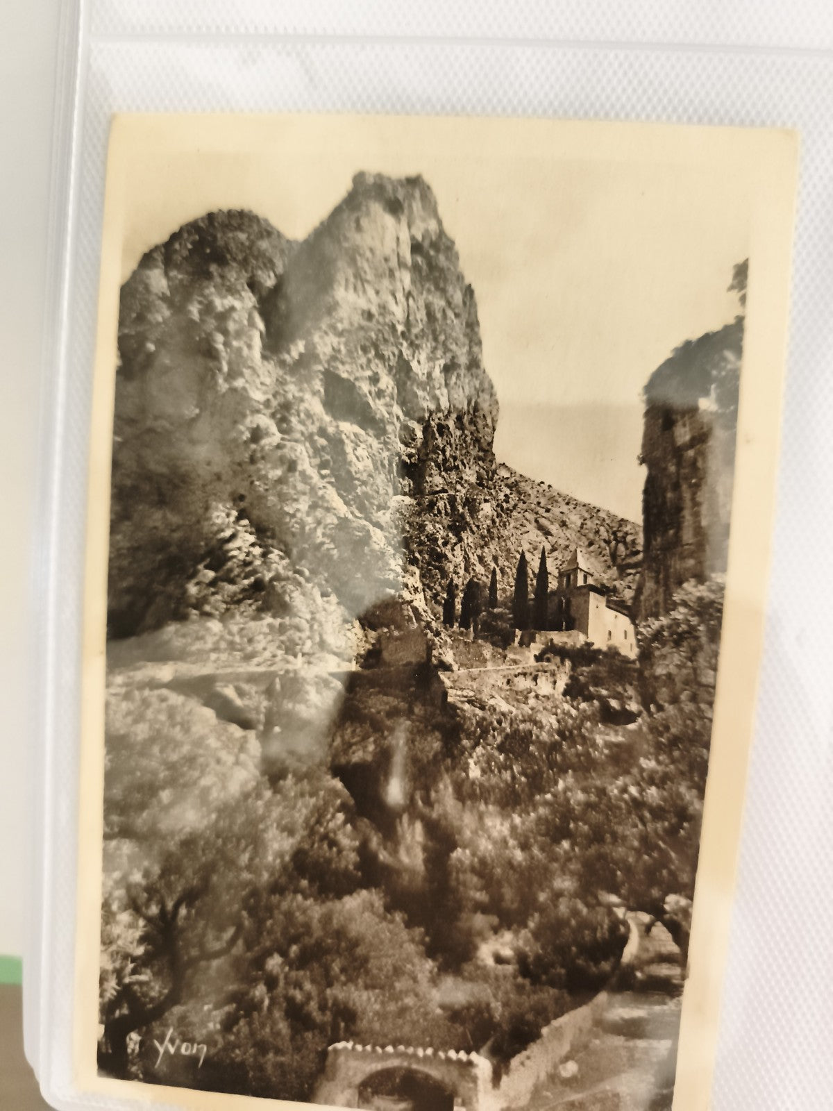Carte postale ancienne CPA paysage montagne signé Yvon photo noir et blanc