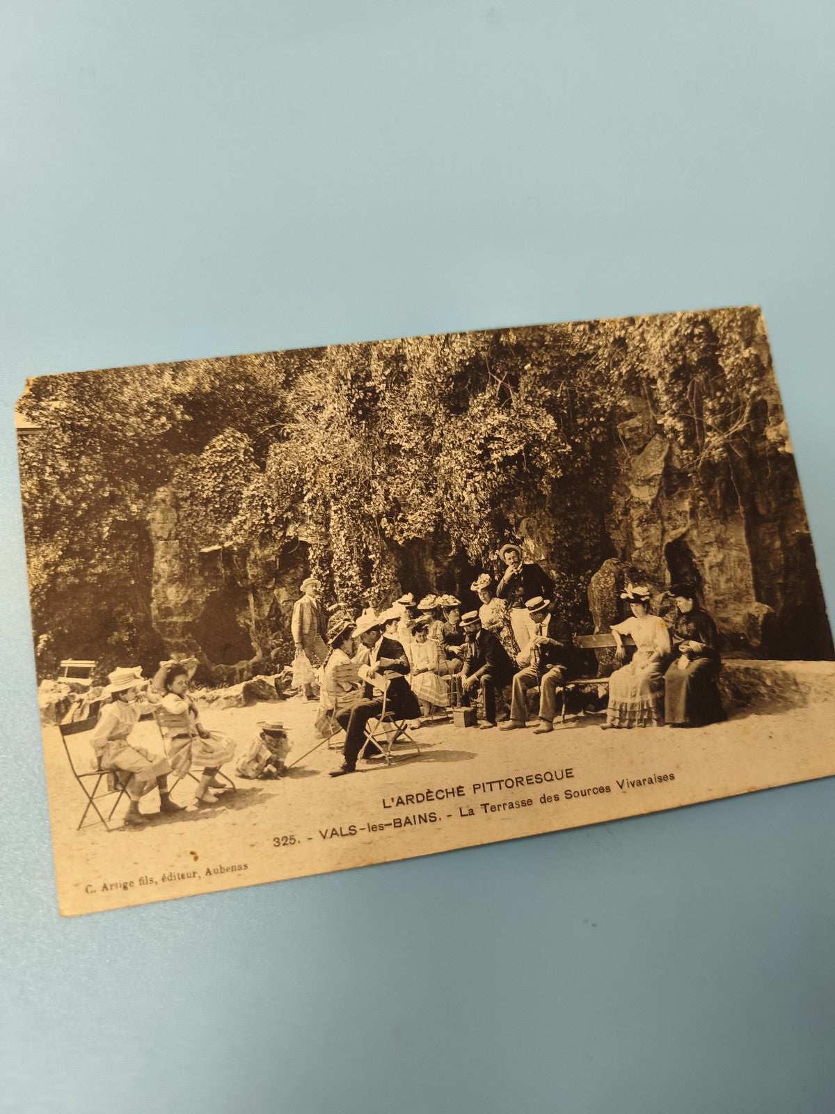 Ancienne carte postale animée Ardèche Vals-les-Bains Terrasse Sources (Ref 2)