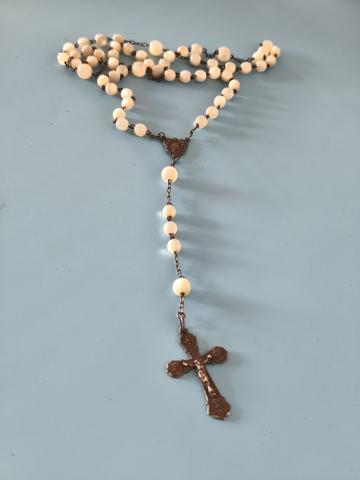 Chapelet ancien vintage en nacre authentique, objet religieux catholique collect