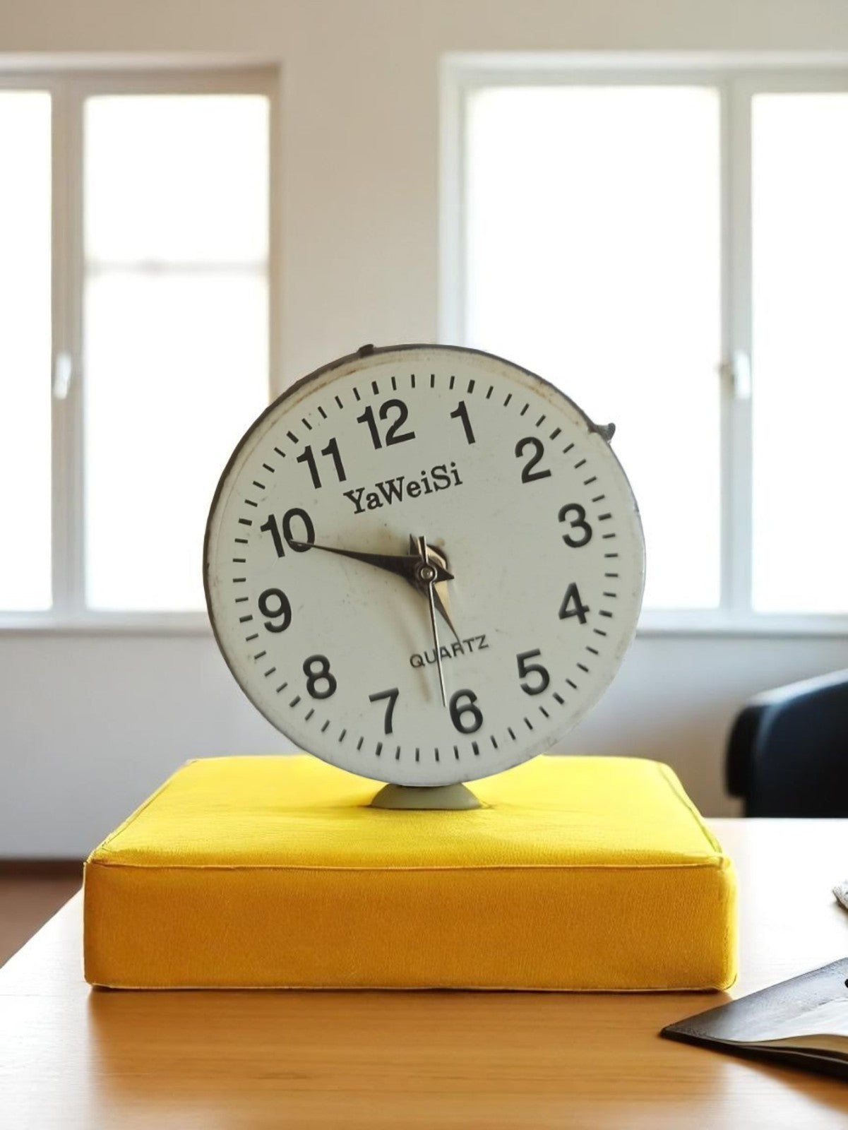 Horloge Vintage YaWeiSi Quartz Rétro | Pendule Ancienne Design Années 80