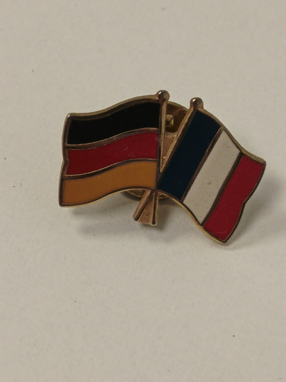 Pin's ancien vintage rétro pour collectionneur, badge d'époque rare occasion