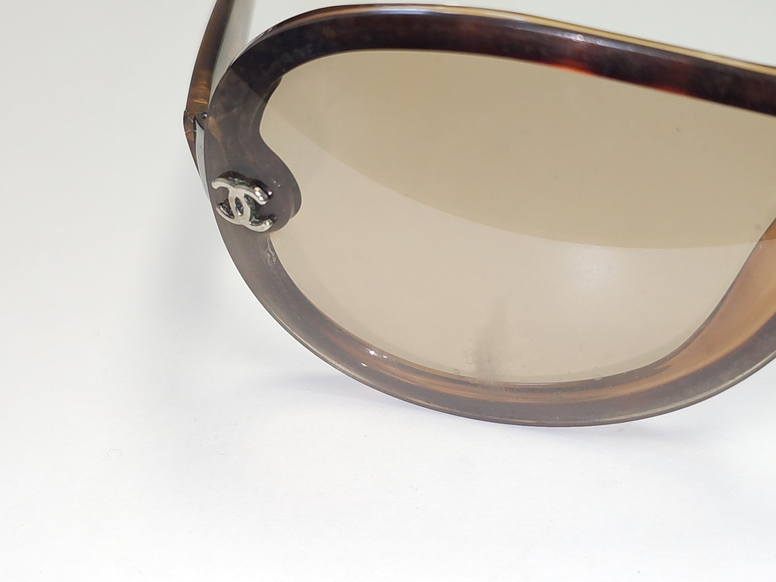 Lunettes de soleil Chanel 5066 authentiques femme élégance mode accessoire chic