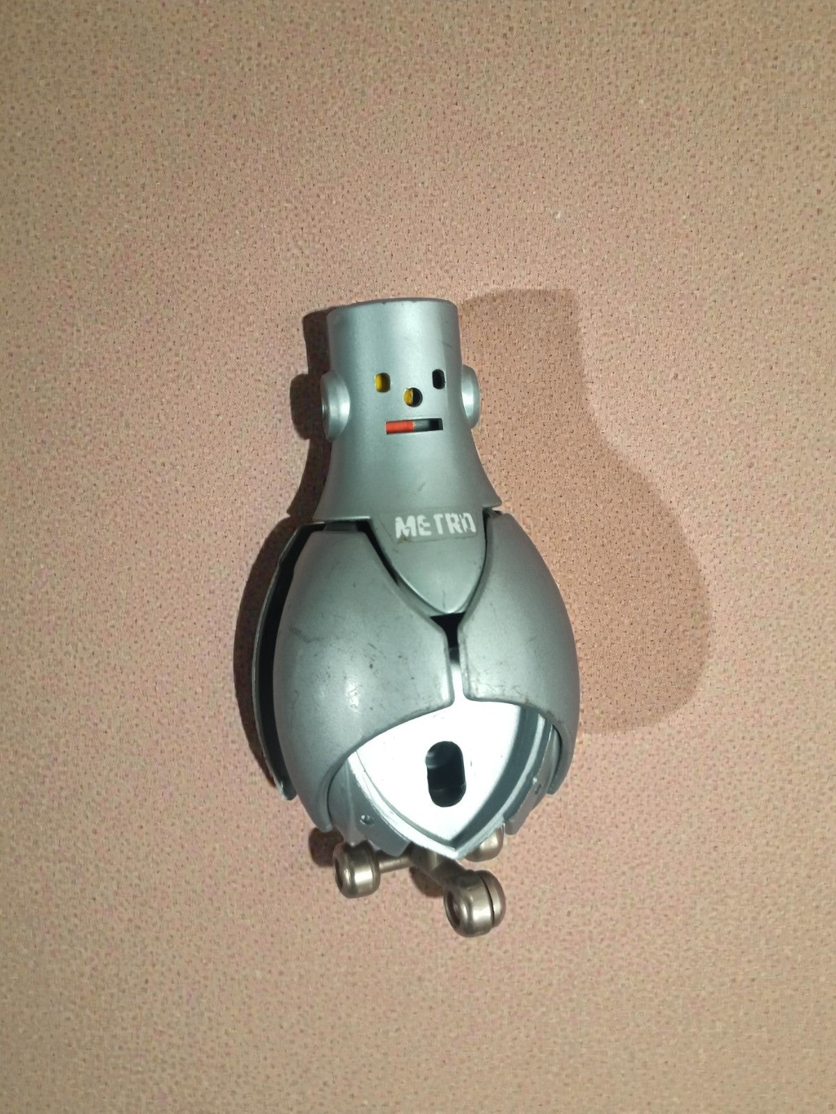 Robot jouet vintage METRO rétro argenté plastique métal ancien