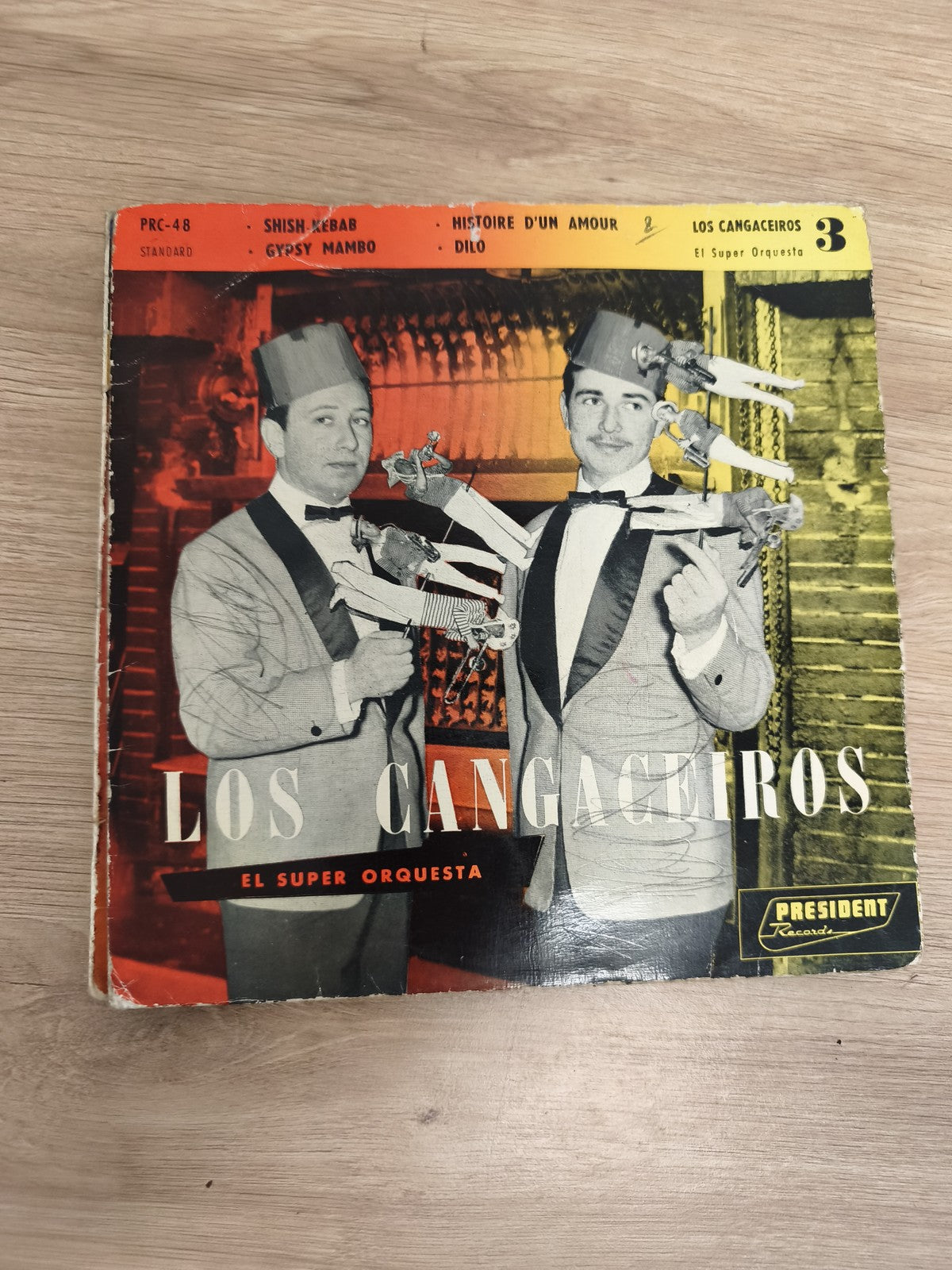 Vinyle 45 tours Los Cangaceiros El Super Orquesta pochette colorée PRC-48
