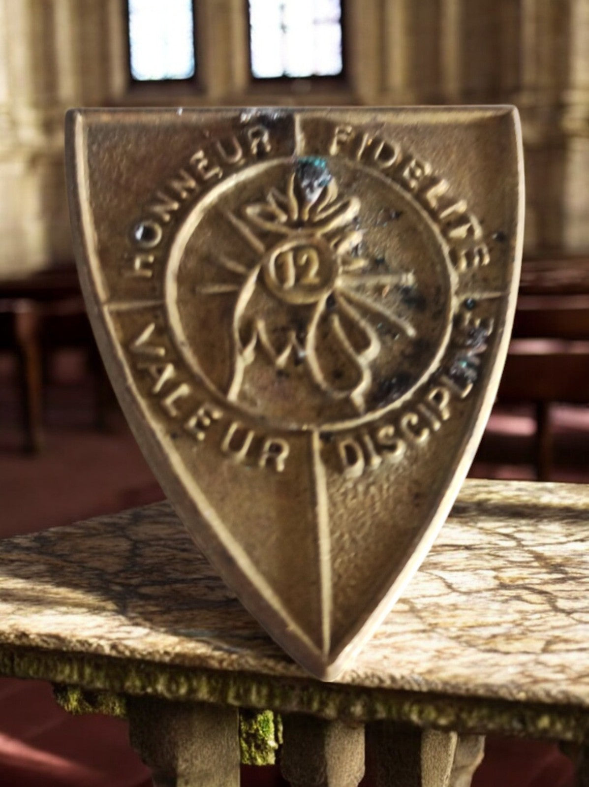 Plaque militaire vintage 12e régiment français insigne blason Honneur Valeur