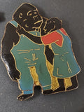 Pin's publicitaire ancien OMO lessive rétro collection badge vintage années 80 9